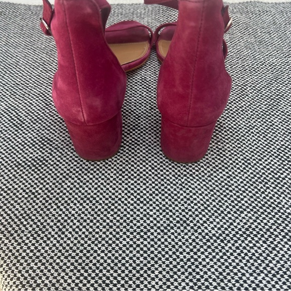 Steve Madden Irenee sz 9 faux suede low stacked sandals in deep pink, fuchsia - Picture 5 of 8
